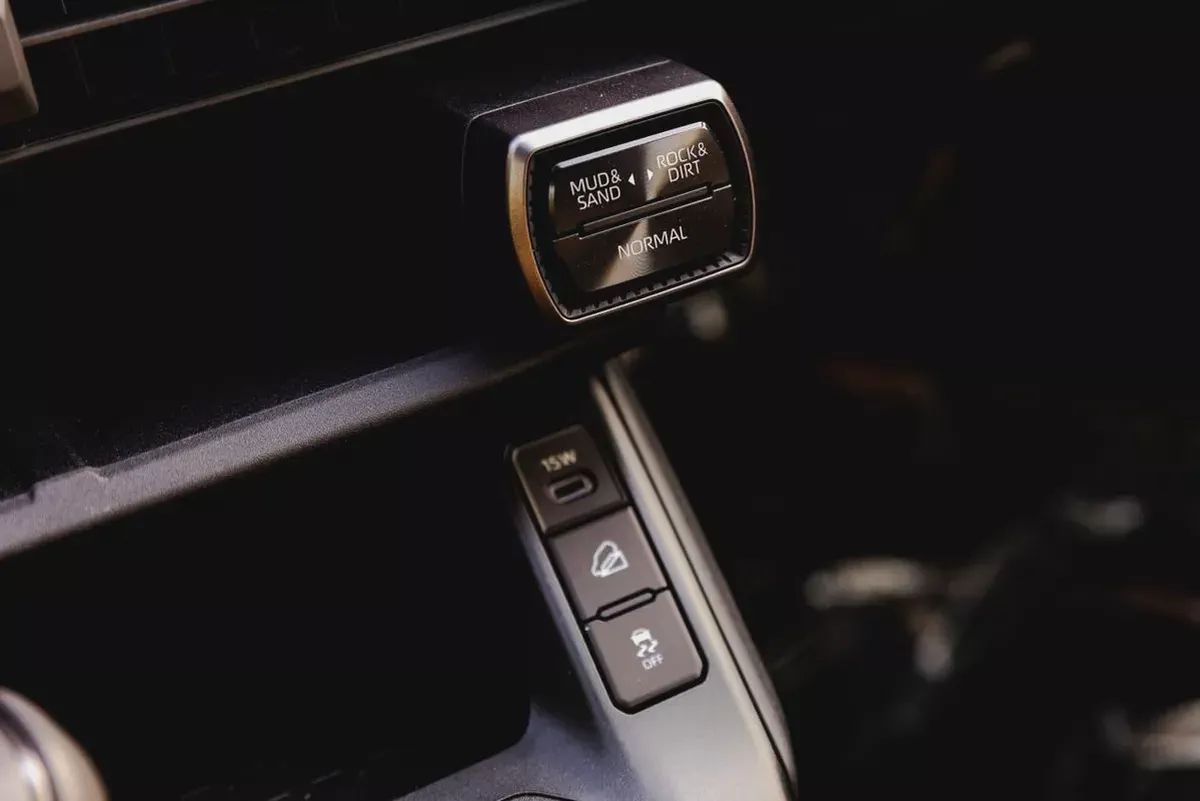 2026 Toyota RAV4 XLE | GCC Specs | Brand New-9-9