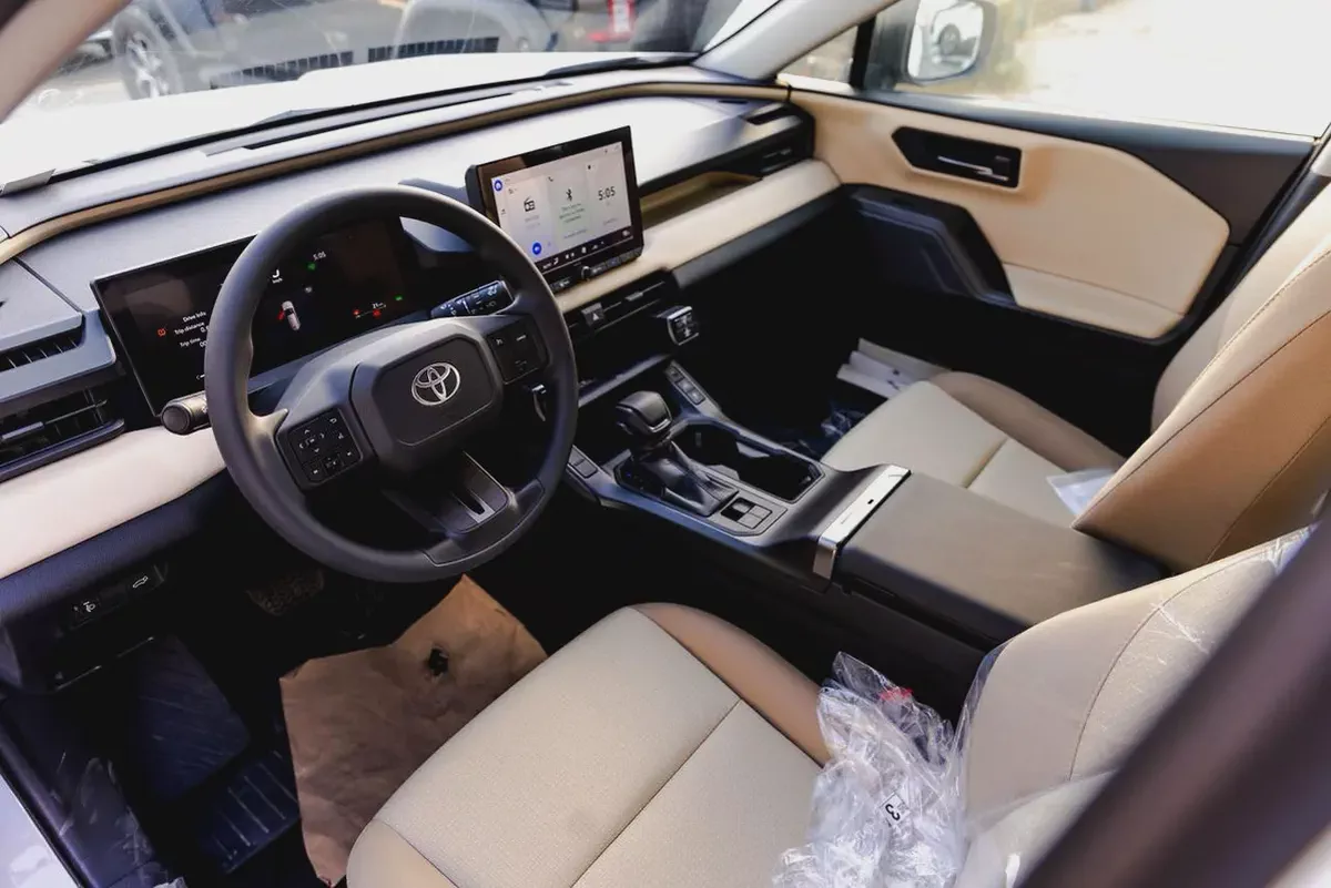 2026 Toyota RAV4 XLE | GCC Specs | Brand New-12-12