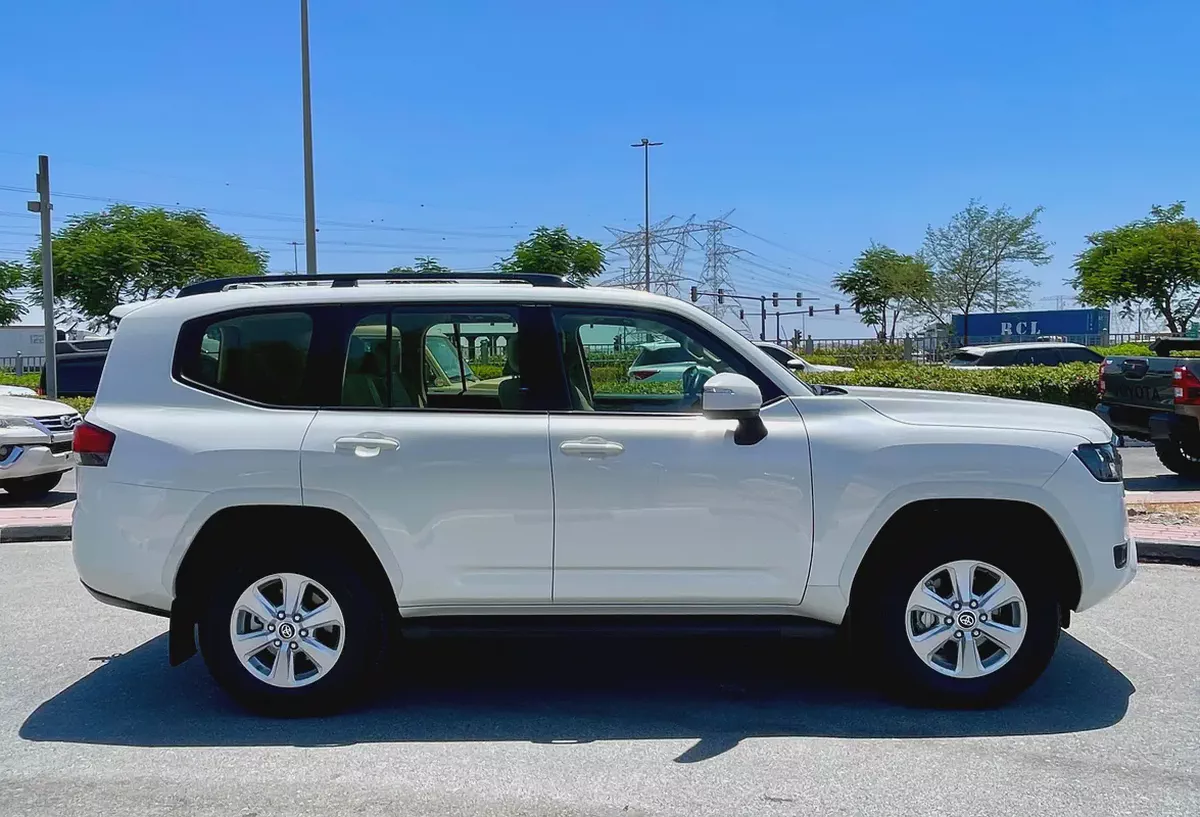Toyota Land Cruiser EXR 2025 GCC Specs with Less Driven-5-5