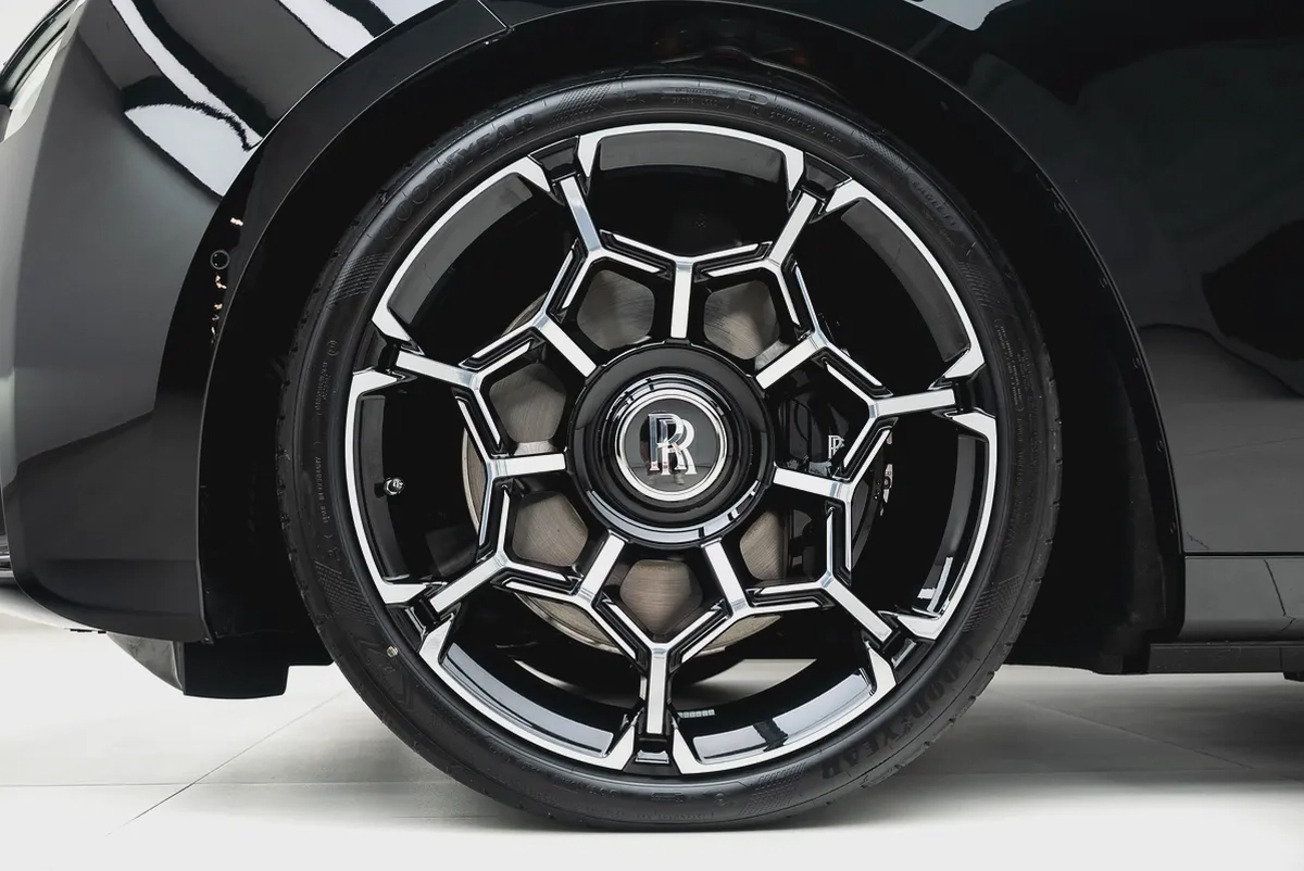 2026 Rolls-Royce Ghost Black Badge | GCC Specs | Brand New Luxury-5-5