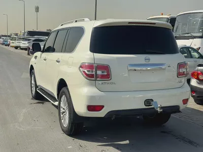 Nissan patrol 2016 white cooor GCC calen car-3