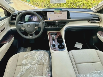Toyota Crown Platinum 2026 - GCC Specs - Brand New-6