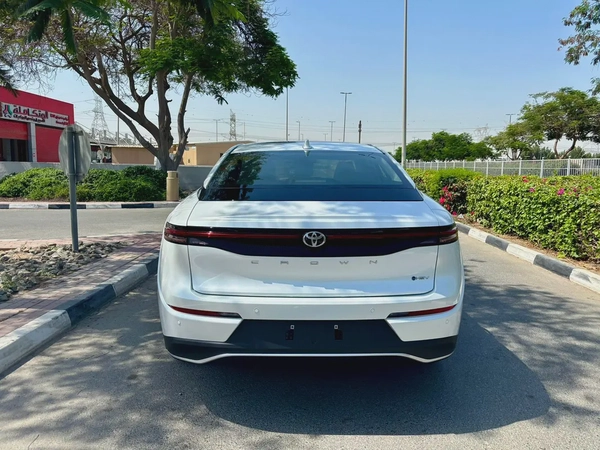 Toyota Crown Platinum 2026 - GCC Specs - Brand New