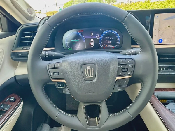 Toyota Crown Platinum 2026 - GCC Specs - Brand New