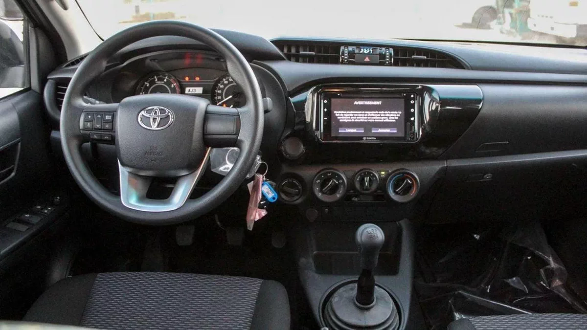 Toyota Hilux SGLX HILUX 2.4L MT DIESEL P.WINDO 2024-9-0