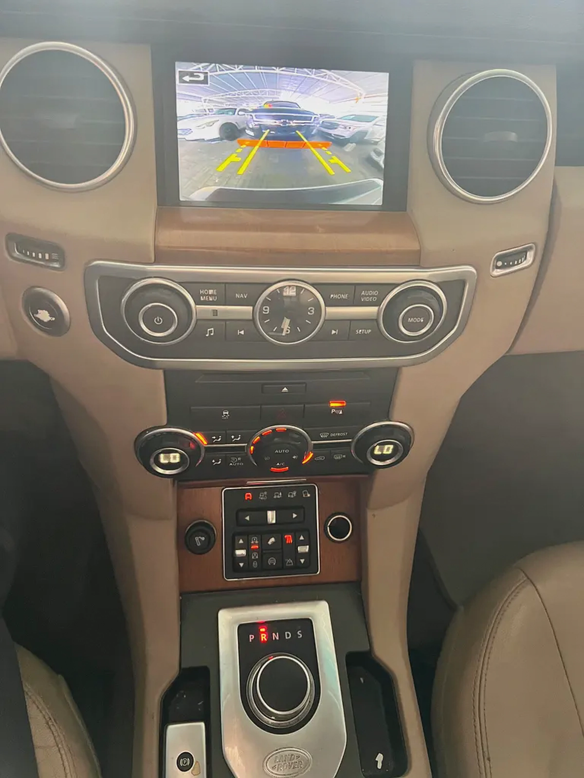 Land Rover LR4 HSE 2016 - GCC Specs - Excellent Condition-14-14