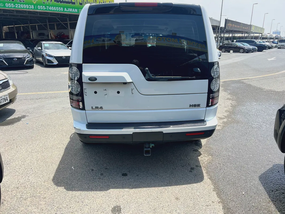 Land Rover LR4 HSE 2016 - GCC Specs - Excellent Condition-4-4