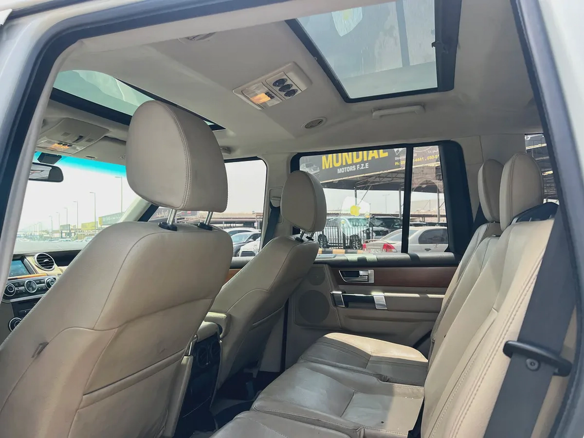 Land Rover LR4 HSE 2016 - GCC Specs - Excellent Condition-7-7