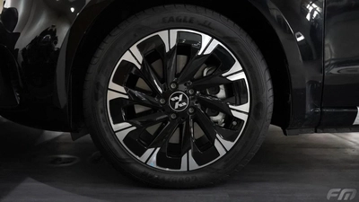 New Mercedes Benz V300 2025-12