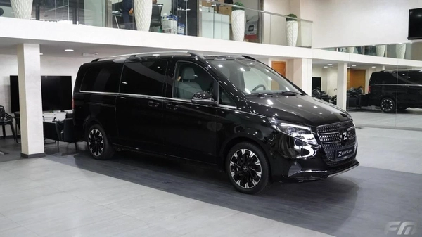 New Mercedes Benz V300 2025