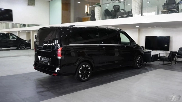 New Mercedes Benz V300 2025
