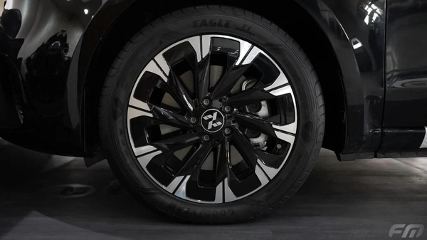 New Mercedes Benz V300 2025