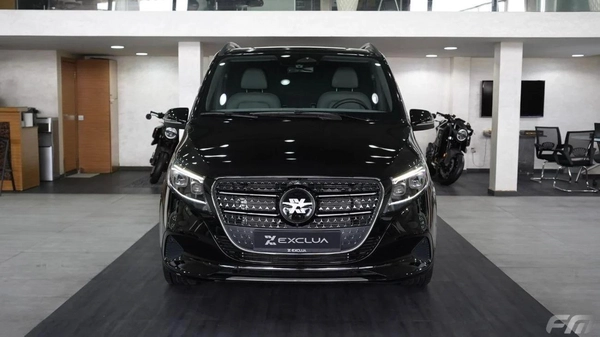 New Mercedes Benz V300 2025