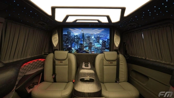 New Mercedes Benz V300 2025