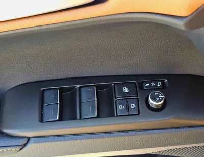 Toyota Camry GLE 2.5L PETROL V4 || RADAR | PANORAMIC ROOF | LEATHER WITH PWR SEATS (CODE # CGLER)-22