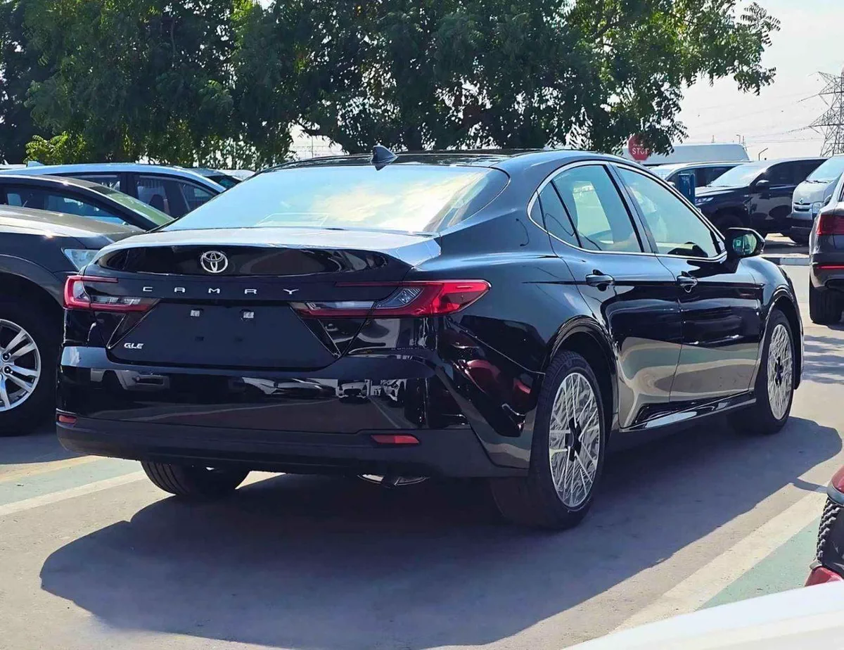 Toyota Camry GLE 2.5L PETROL V4 || RADAR | PANORAMIC ROOF | LEATHER WITH PWR SEATS (CODE # CGLER)-4-0