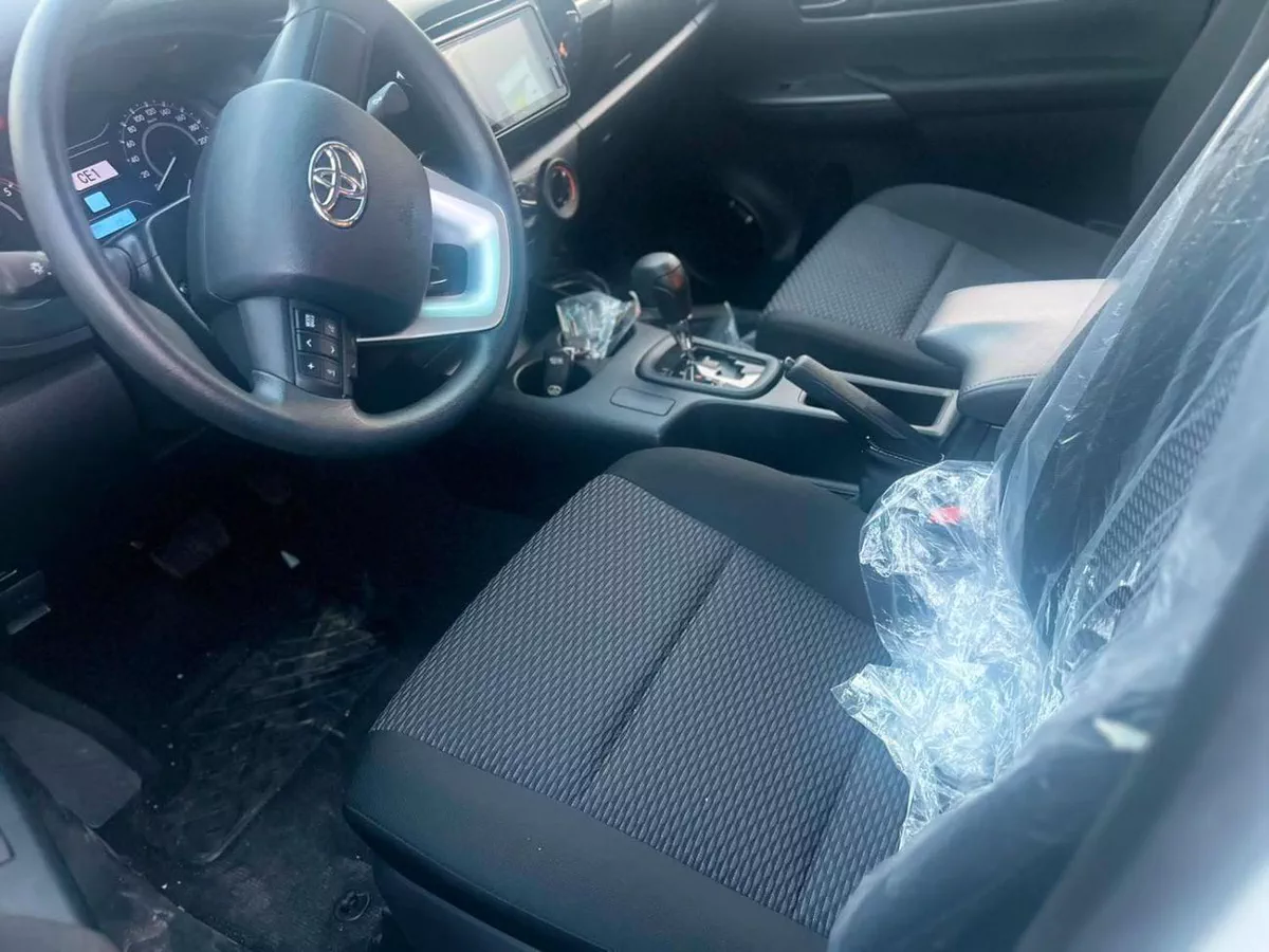 Toyota Hilux TOYOTA HILUX DOUBLE CABIN || 2.4L DIESEL 4×4 | WHITE 2026-10-0