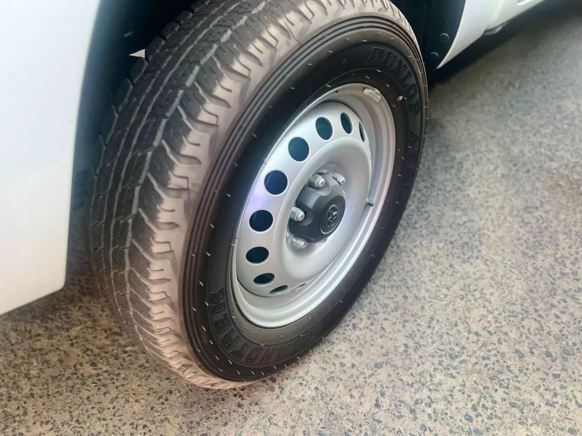 Toyota Hilux TOYOTA HILUX DOUBLE CABIN || 2.4L DIESEL 4×4 | WHITE 2026-6-0