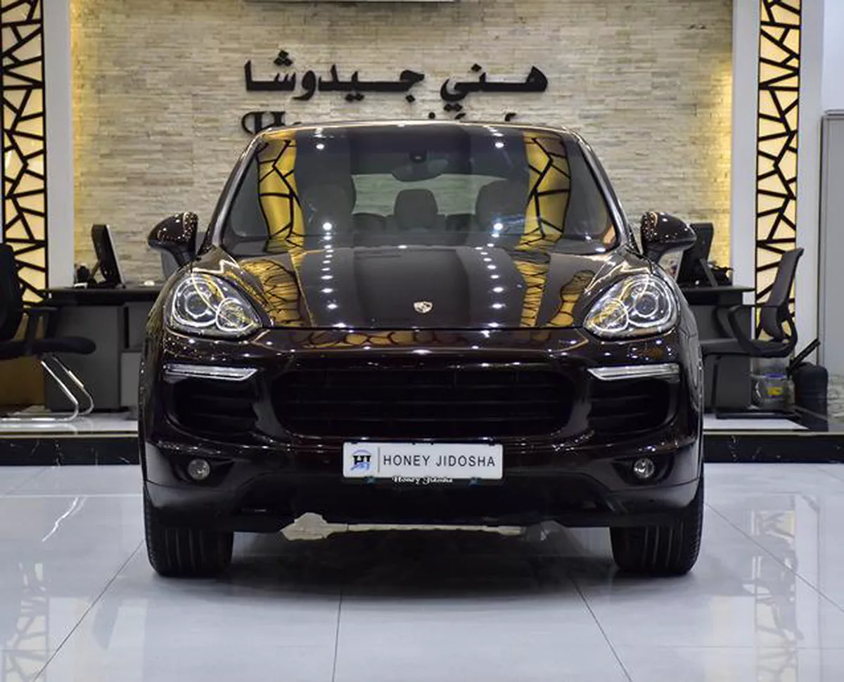 Porsche Cayenne ( 2018 Model ) in Brown Color American Specs