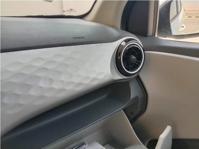 2024 Hyundai i10 White | Compact Hatchback-12