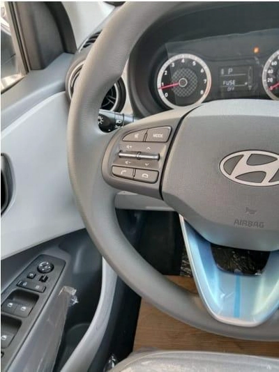 2024 Hyundai i10 White | Compact Hatchback-4