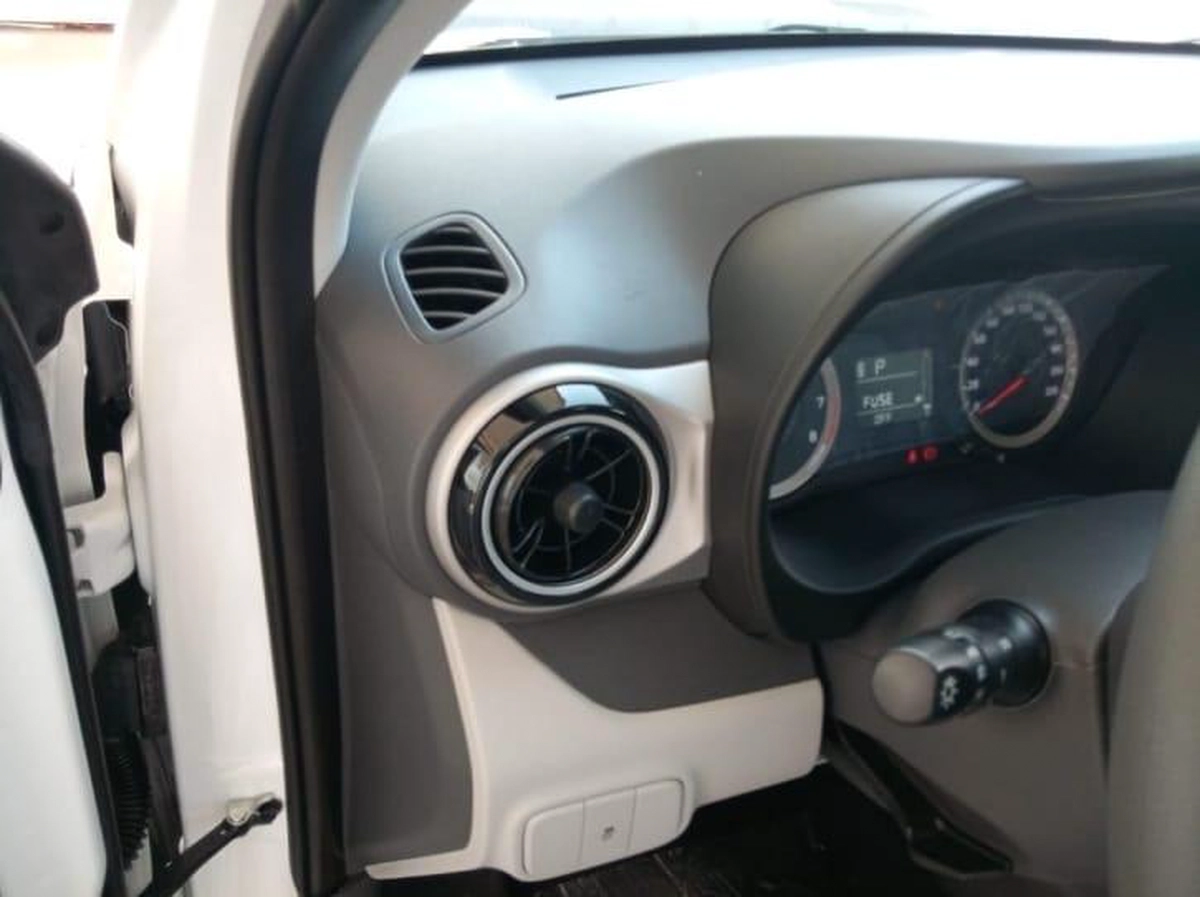 2024 Hyundai i10 White | Compact Hatchback-2-2