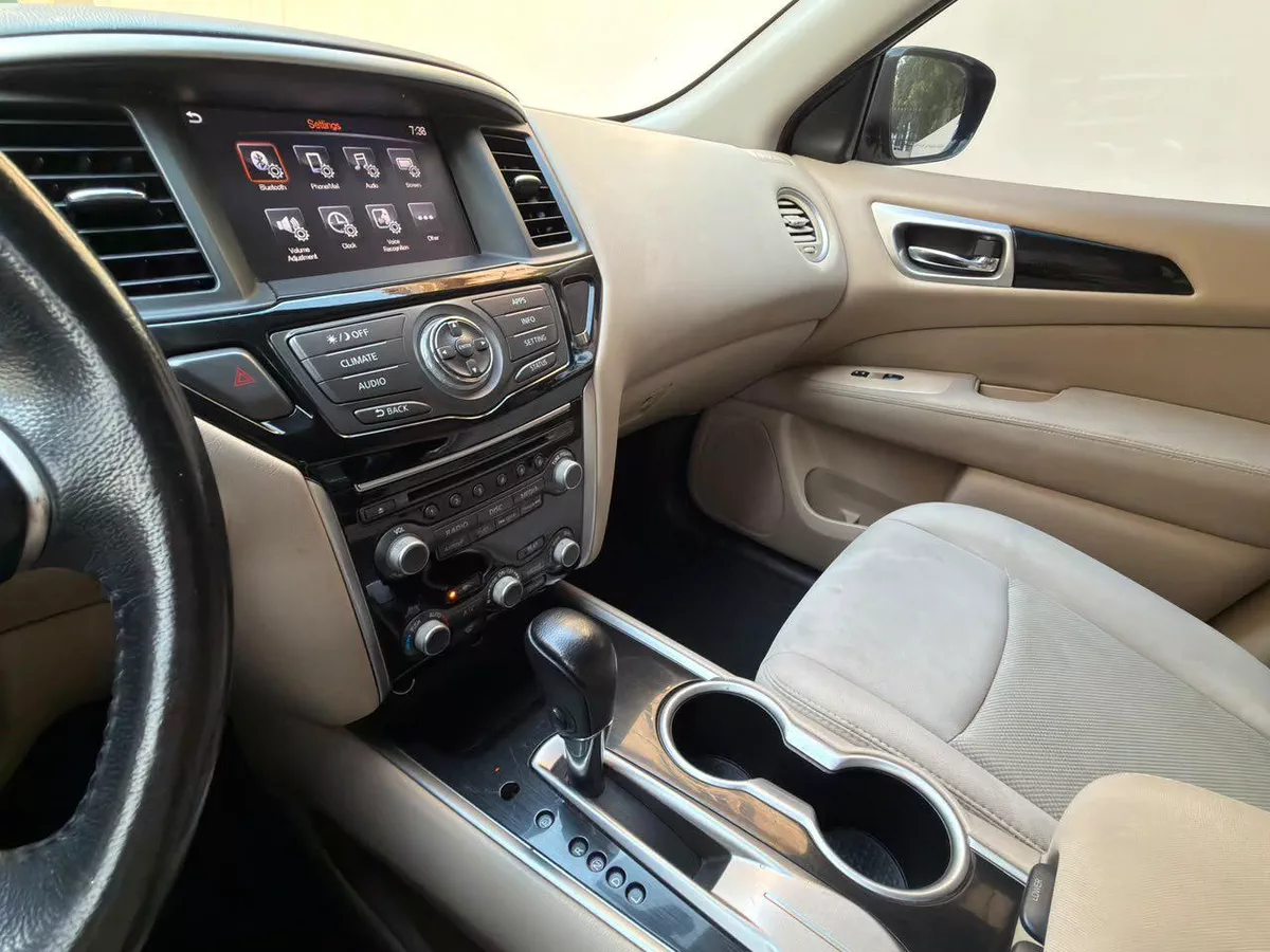 Gulf Specs 2018 NISSAN PATHFINDER 50TH AWR Anniversary, 3.5Litre V6-4-4