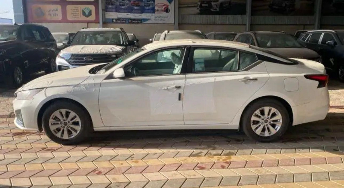 2026 Nissan Altima – White Sedan with Beige Interior