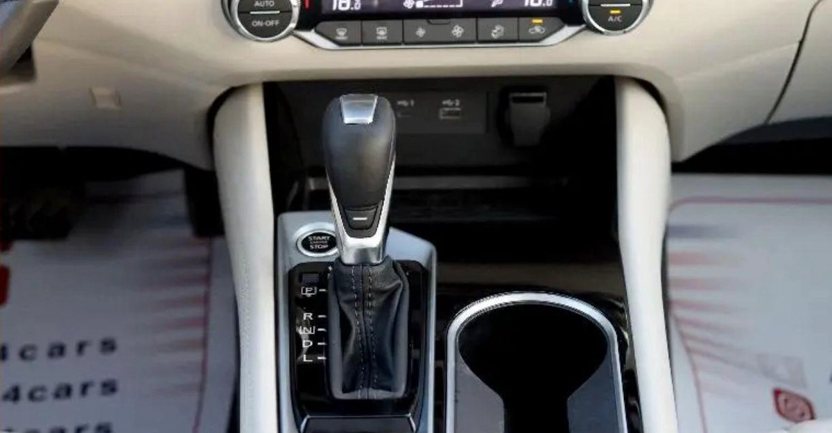 2026 Nissan Altima – White Sedan with Beige Interior-1-1
