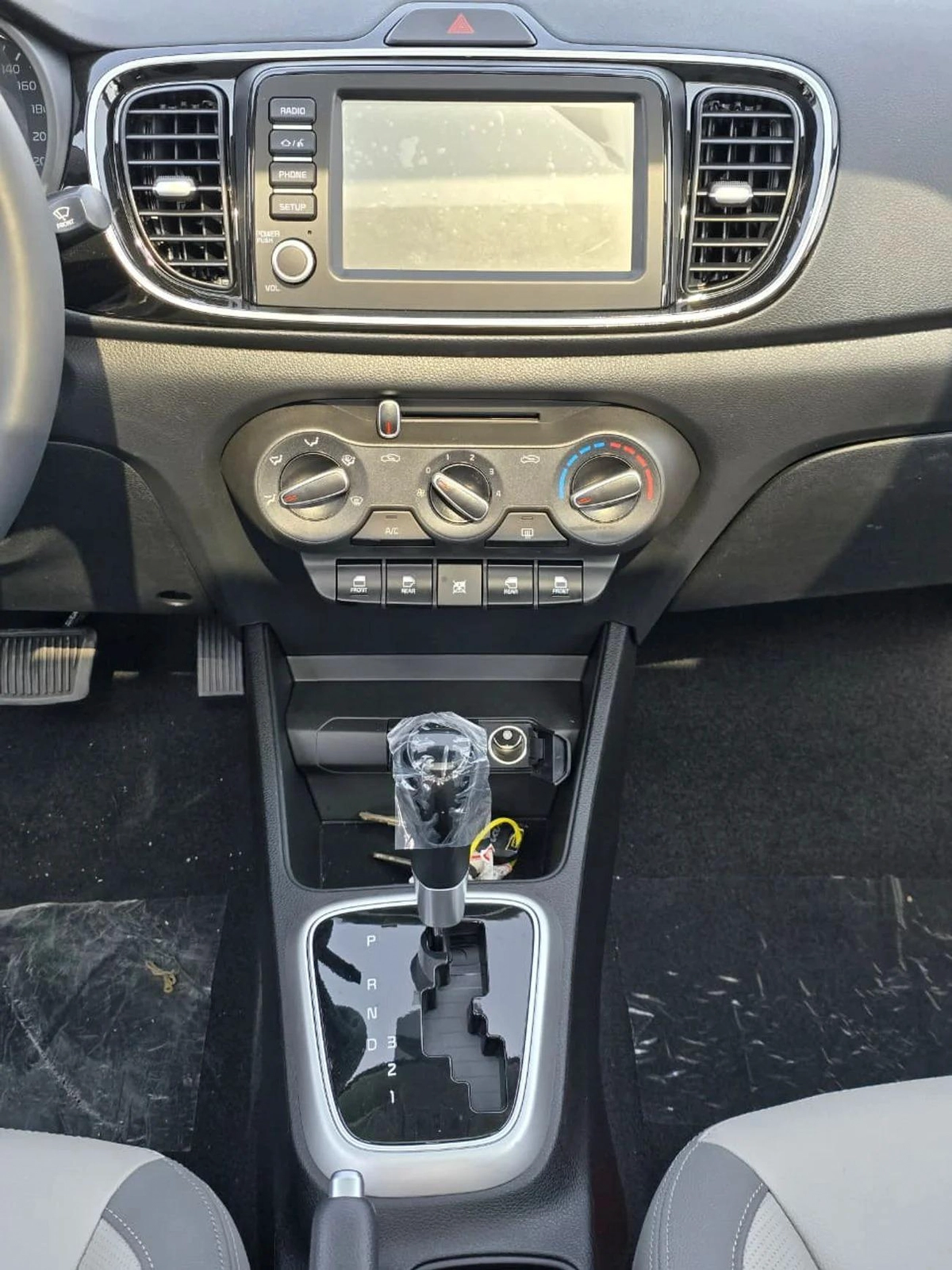 Kia Pegas-6-6