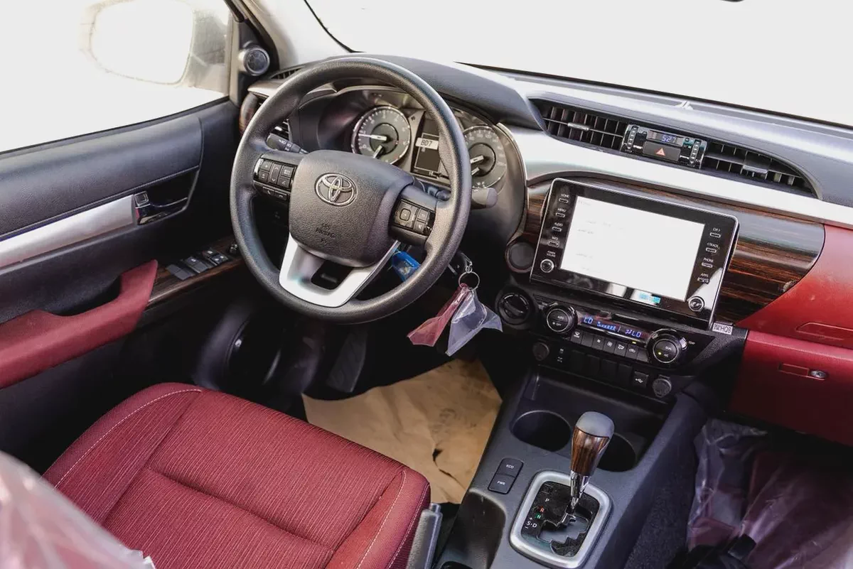 Toyota Hilux Double Cab GLXS-V 2.8 dsl 2026 GCC Specs-6-6