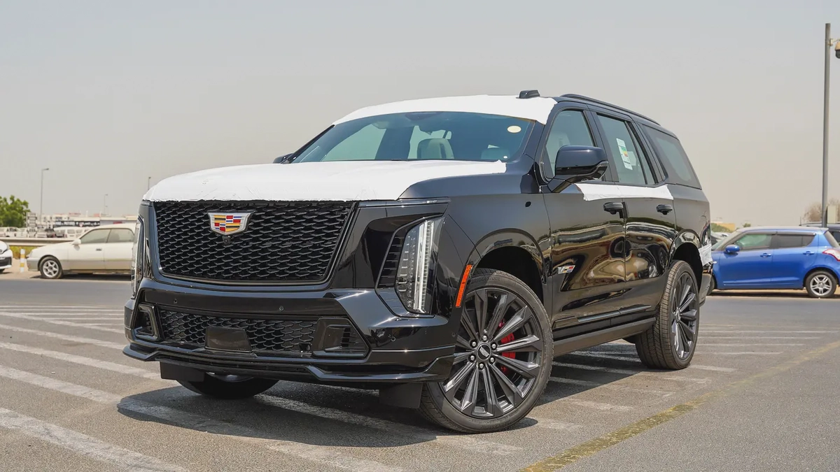 Cadillac Escalade-V | 2026 | GCC Specs | Petrol | 6.2L Supercharged V8 | 682 HP | AWD-2-2