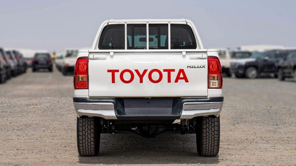 Toyota Hilux GLX MID OPTION PETROL 2.7 AT-8-0
