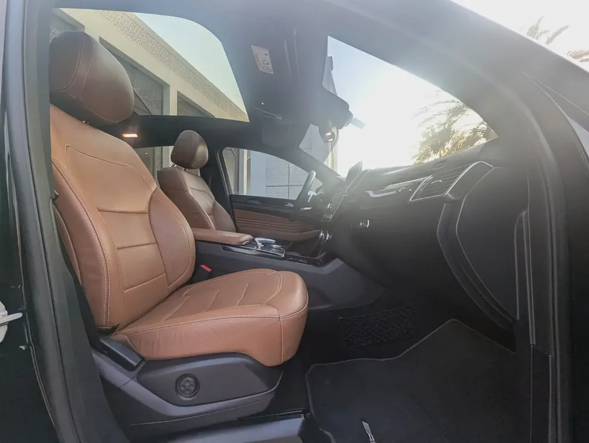 2016 MERCEDES GLE 43 GCC Specs V6 Interior and Exterior Excellent Condition-12-12