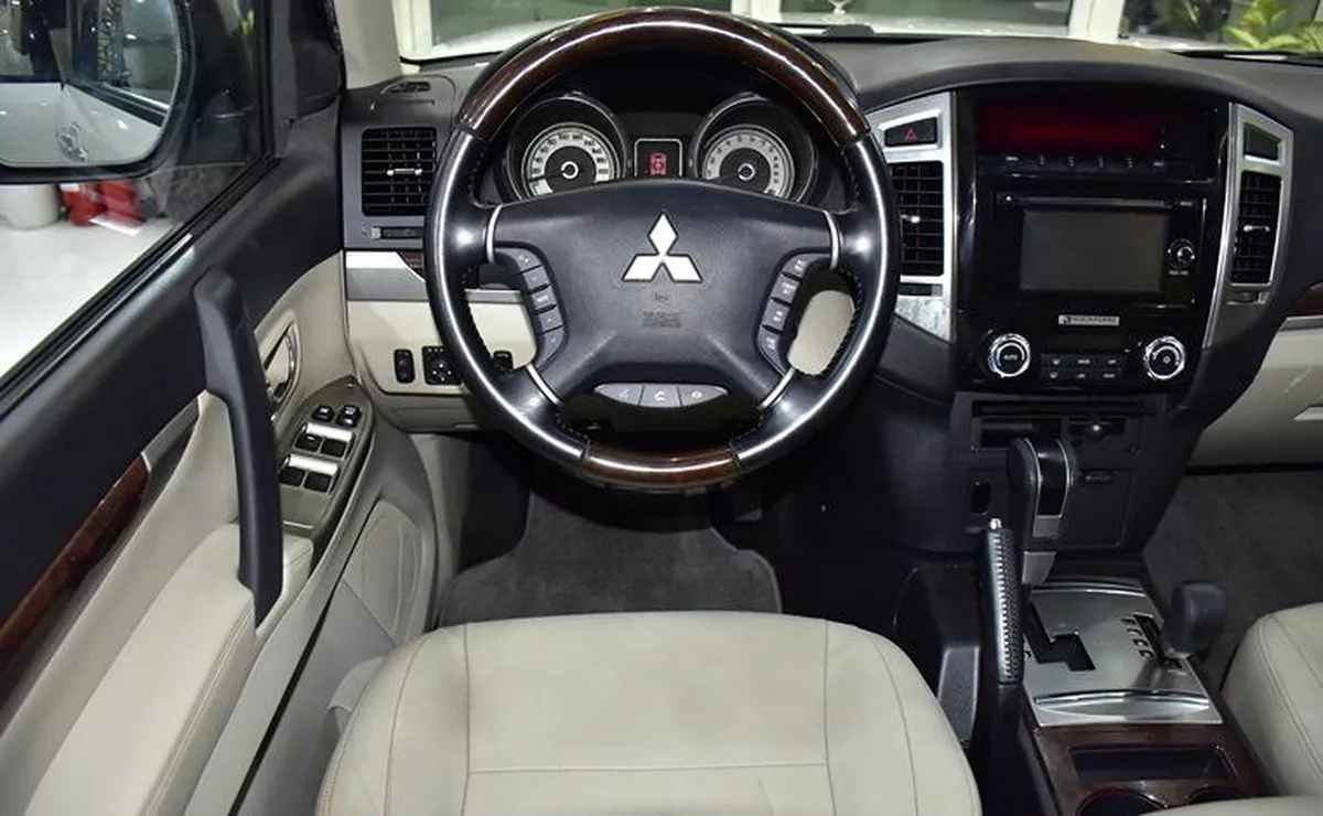 Mitsubishi Pajero GLS ( 2020 Model ) in White Color GCC Specs-5-5