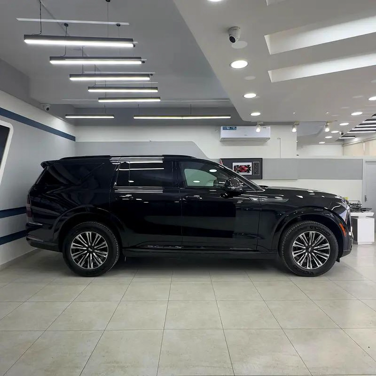 2026 Cadillac Escalade IQL - 1000E4-9-9
