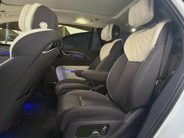Hongqi E-HS9 Gcc Under Warranty  Service Free Full Option
