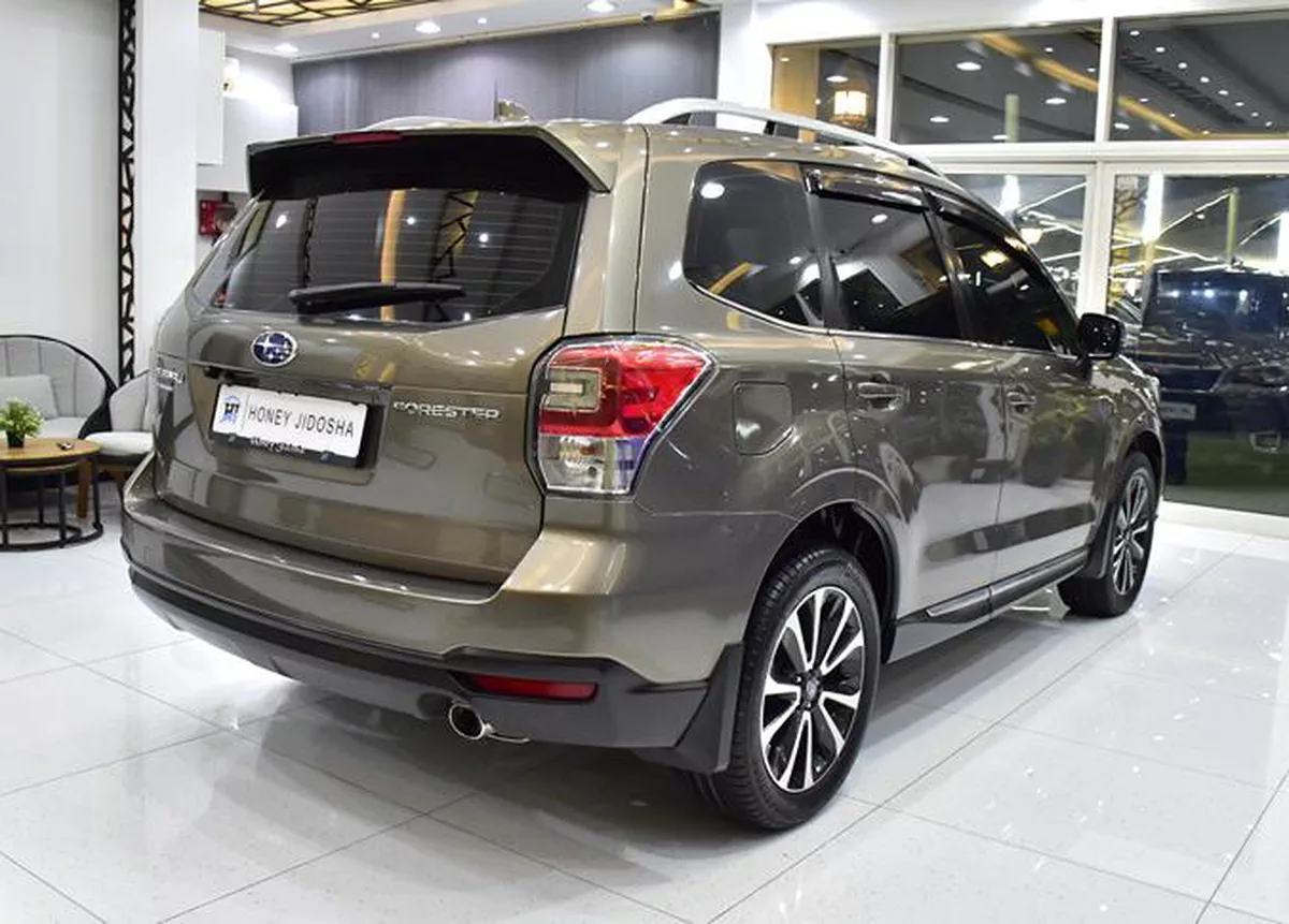 Subaru Forester AWD ( 2018 Model ) in Brown Color GCC Specs-13-13