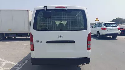 Toyota Hiace GL 2022 | GCC Specs | Pristine Condition-3