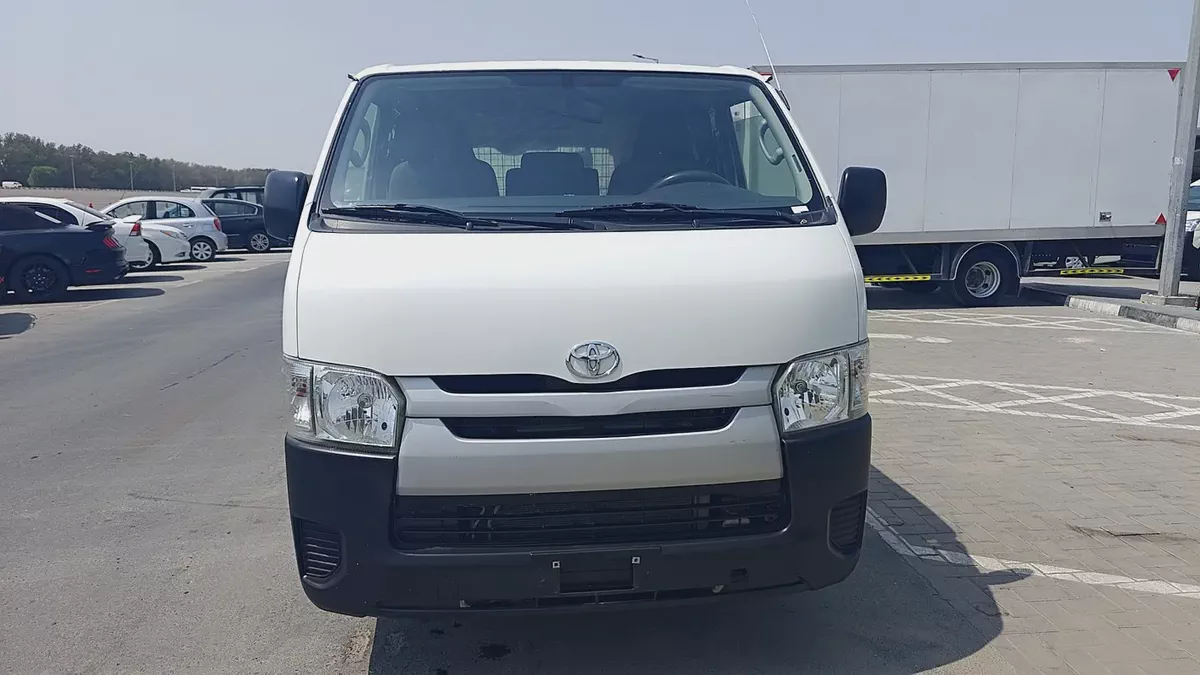Toyota Hiace GL 2022 | GCC Specs | Pristine Condition-2-2