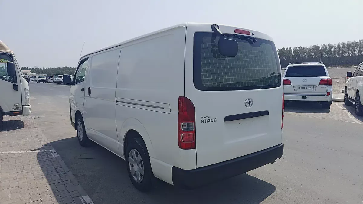 Toyota Hiace GL 2022 | GCC Specs | Pristine Condition-8-8