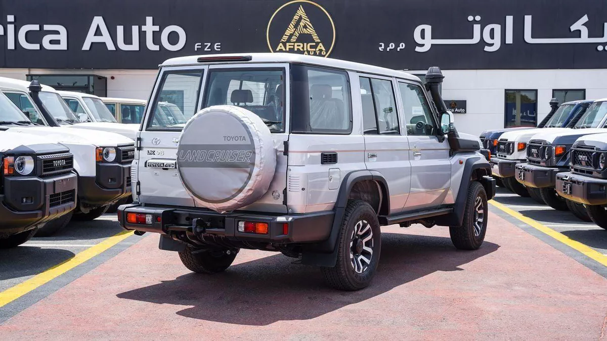 Toyota Land Cruiser 70 LC 76 4.0 PETROL AT FULL 2026-13-0