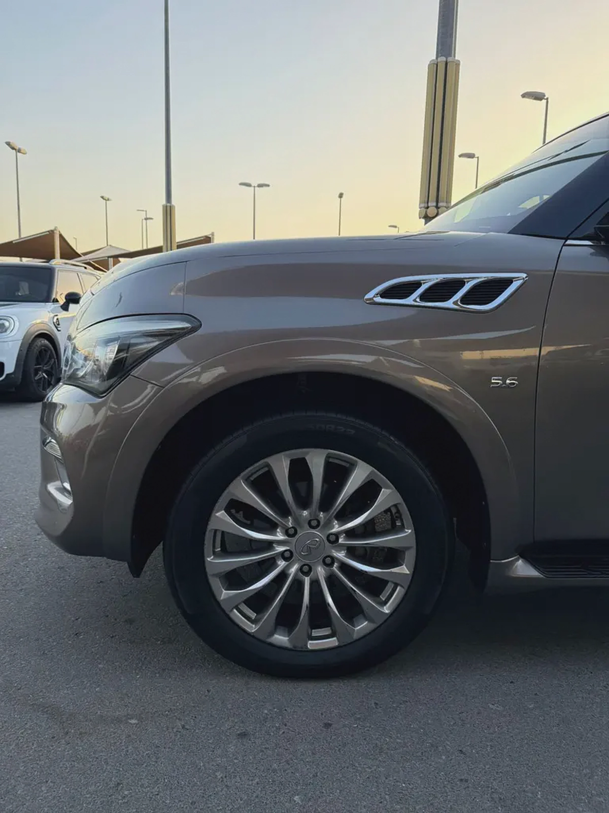 Infiniti QX80 Standard 2016 - GCC Specs - Well Maintained-2-2