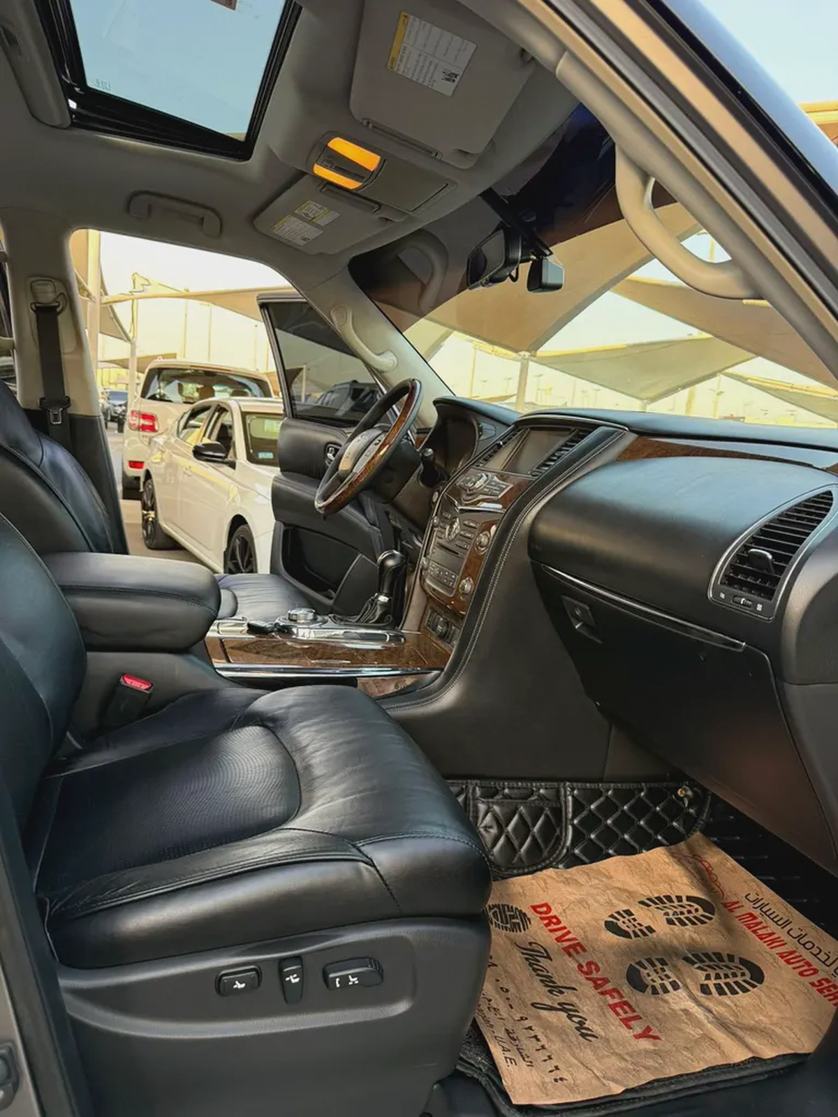 Infiniti QX80 Standard 2016 - GCC Specs - Well Maintained-5-5
