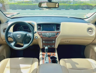 2019 Nissan Pathfinder LE - GCC Specs - Excellent Condition-9
