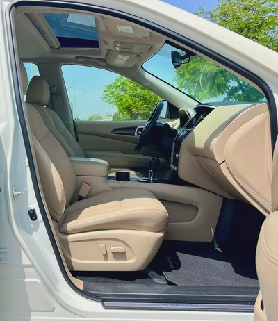2019 Nissan Pathfinder LE - GCC Specs - Excellent Condition-16