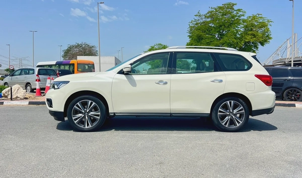 2019 Nissan Pathfinder LE - GCC Specs - Excellent Condition