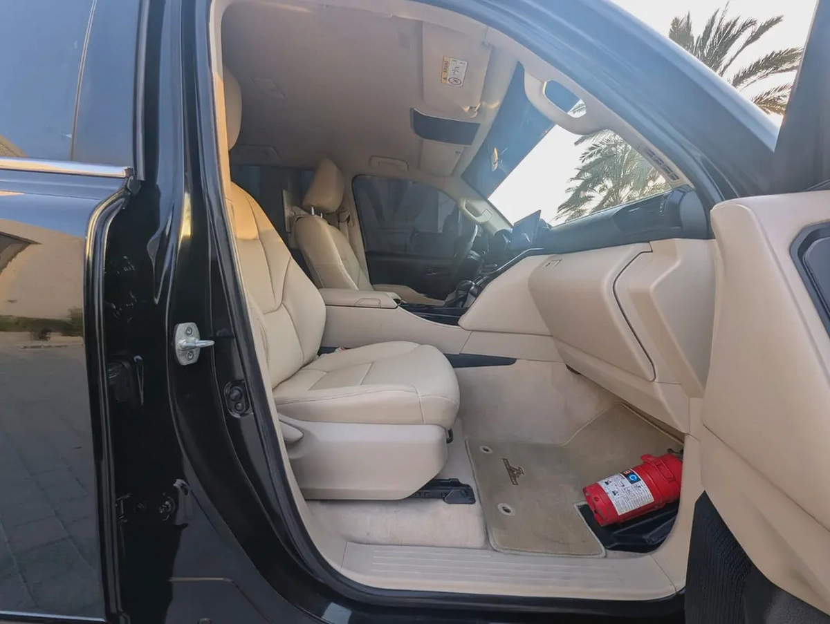 Toyota Land Cruiser Diesel GXR 2022 | GCC Specs | Twin Turbo V6 | Only | Excellent Condition