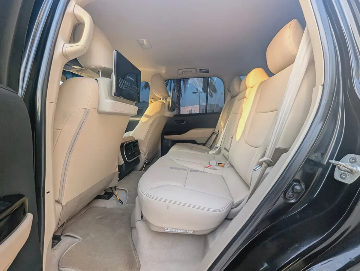 Toyota Land Cruiser Diesel GXR 2022 | GCC Specs | Twin Turbo V6 | Only | Excellent Condition