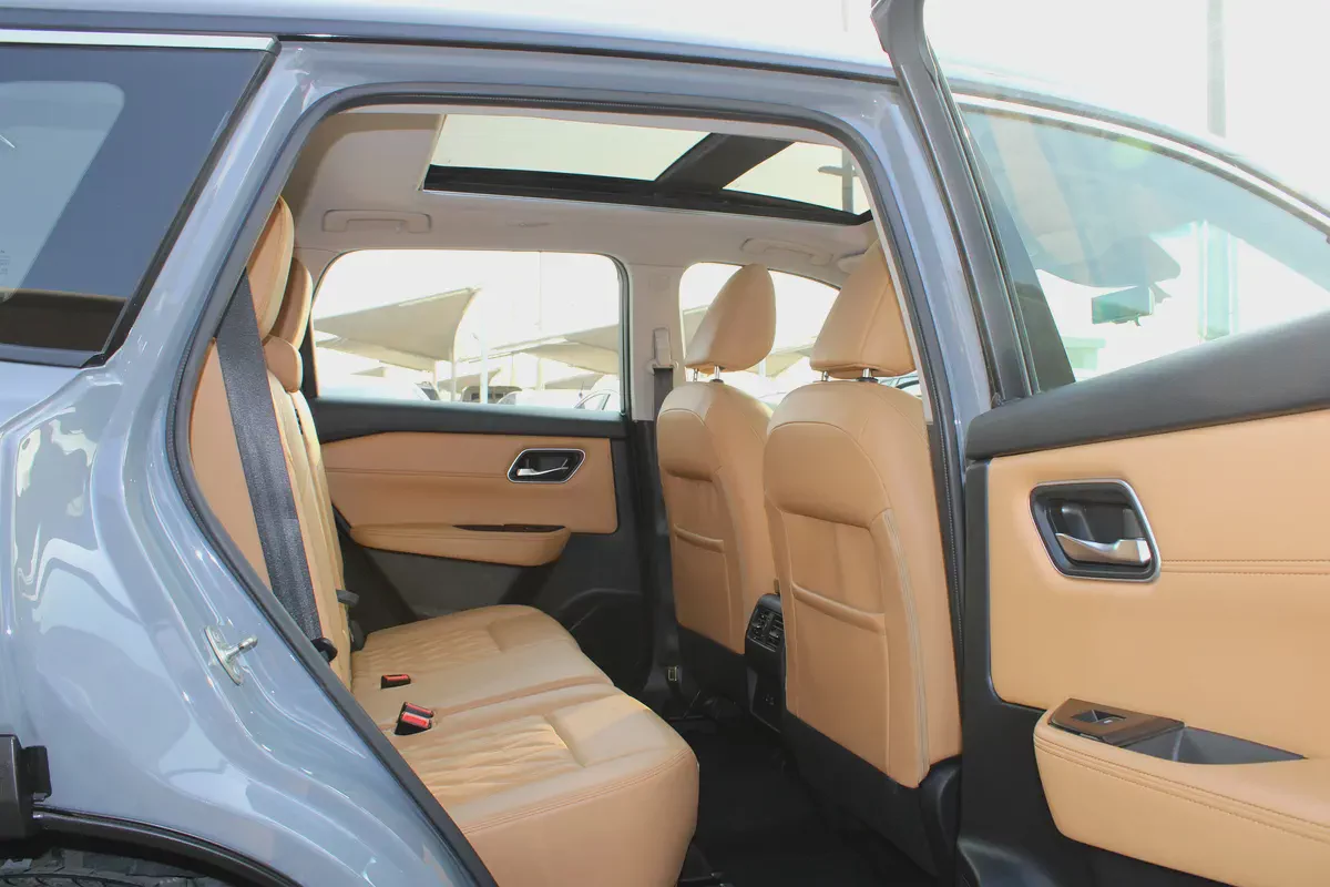 Nissan X-Trail GCC 2023 full option orginal paint-12-12